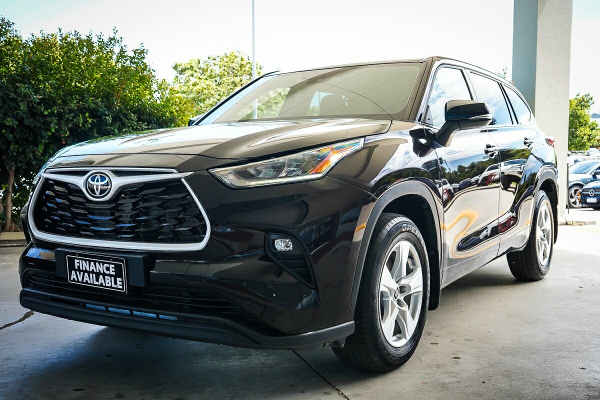 Toyota Kluger image 4