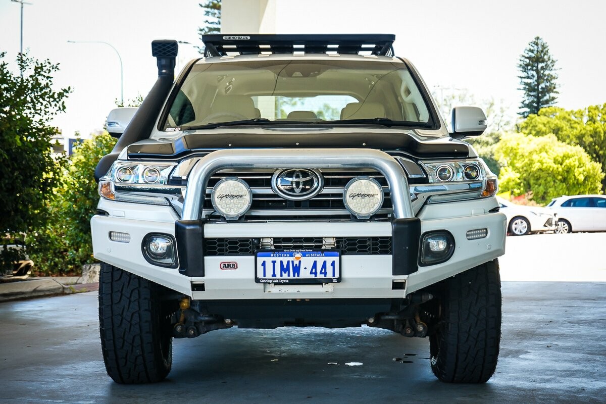 Toyota Landcruiser image 3