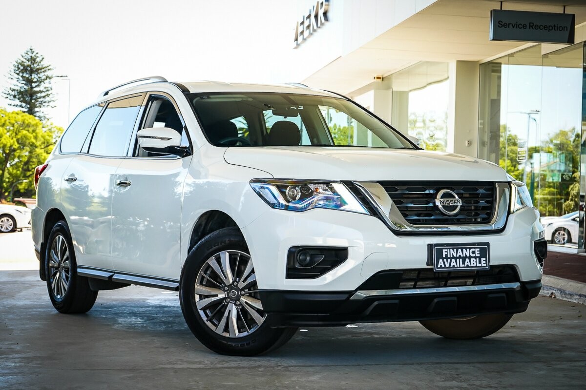 Nissan Pathfinder image 1