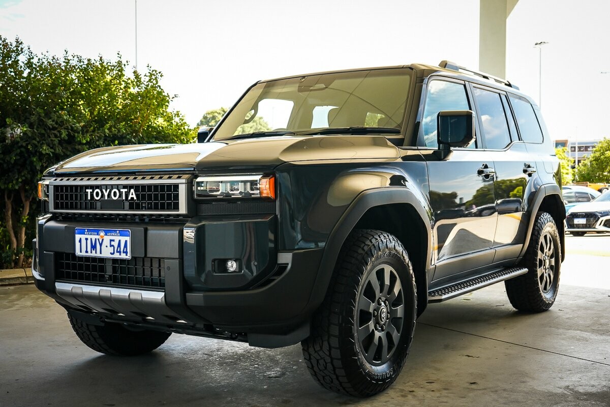 Toyota Landcruiser Prado image 4