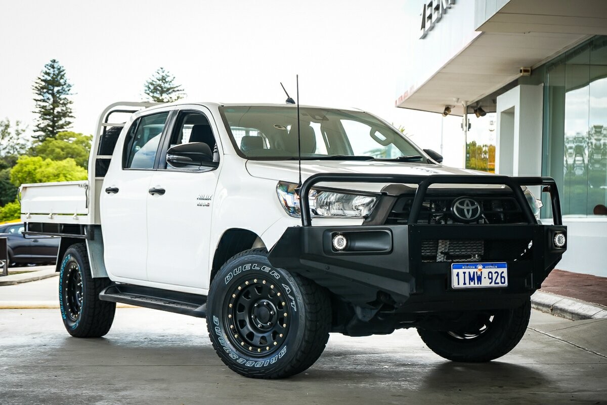 Toyota Hilux image 1