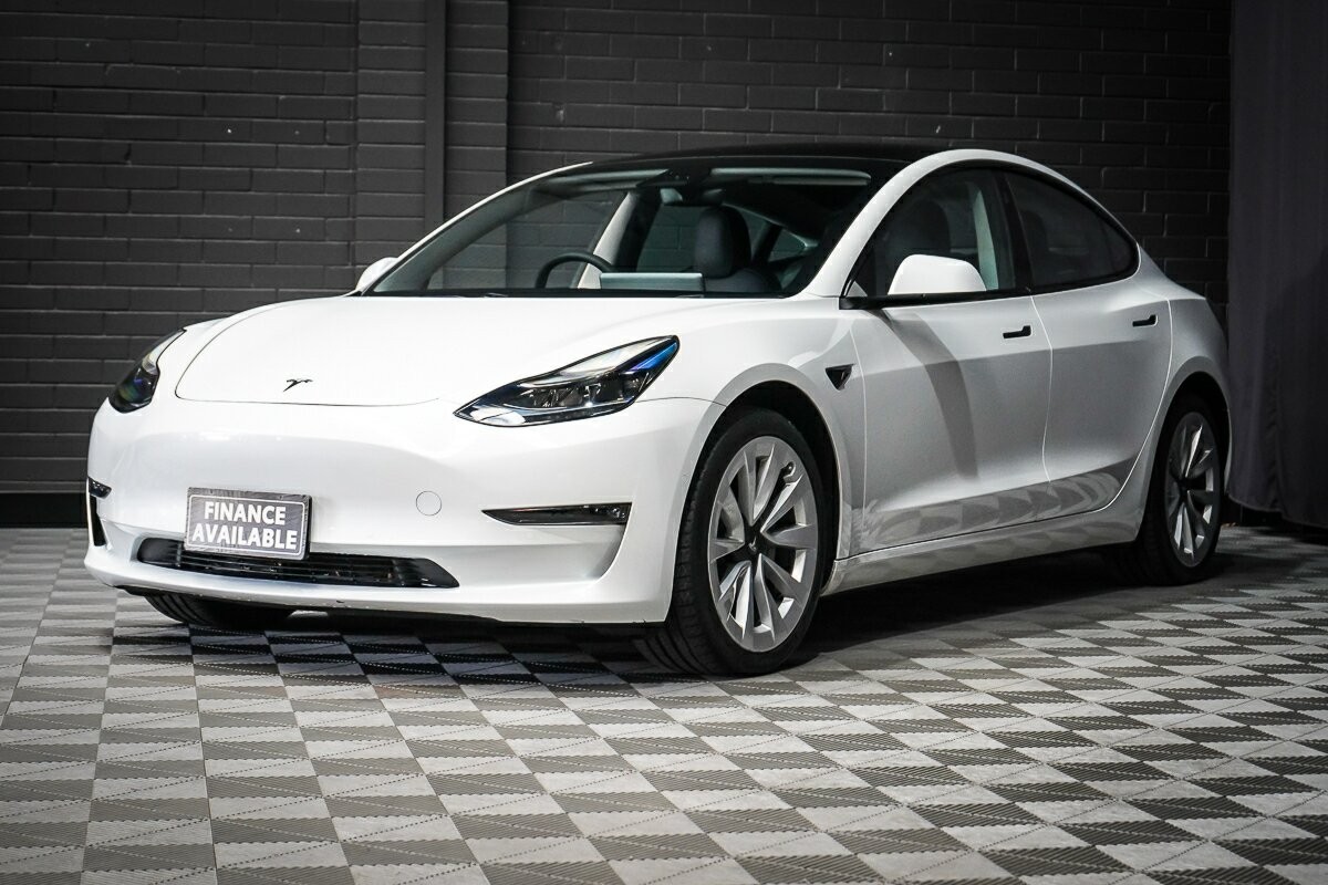 Tesla Model 3 image 4