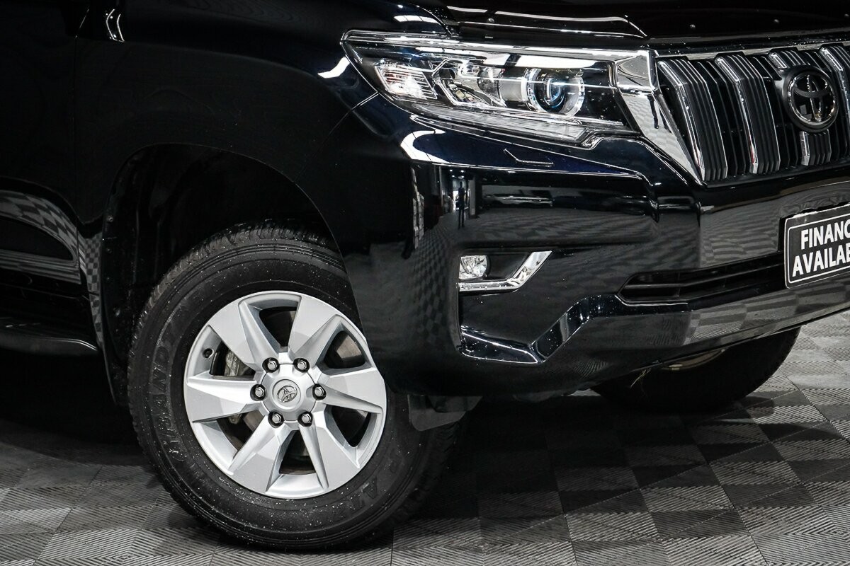 Toyota Landcruiser Prado image 2