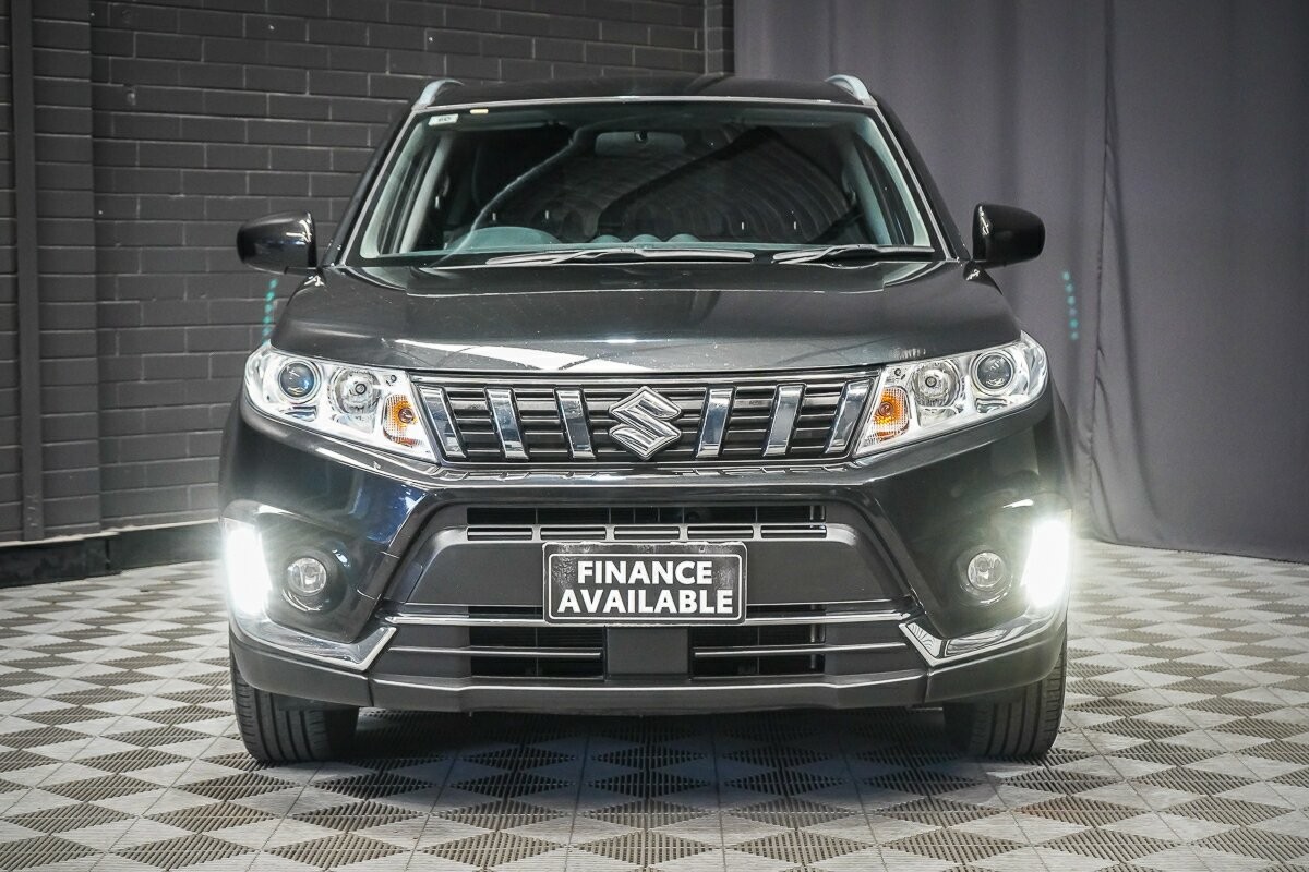 Suzuki Vitara image 3