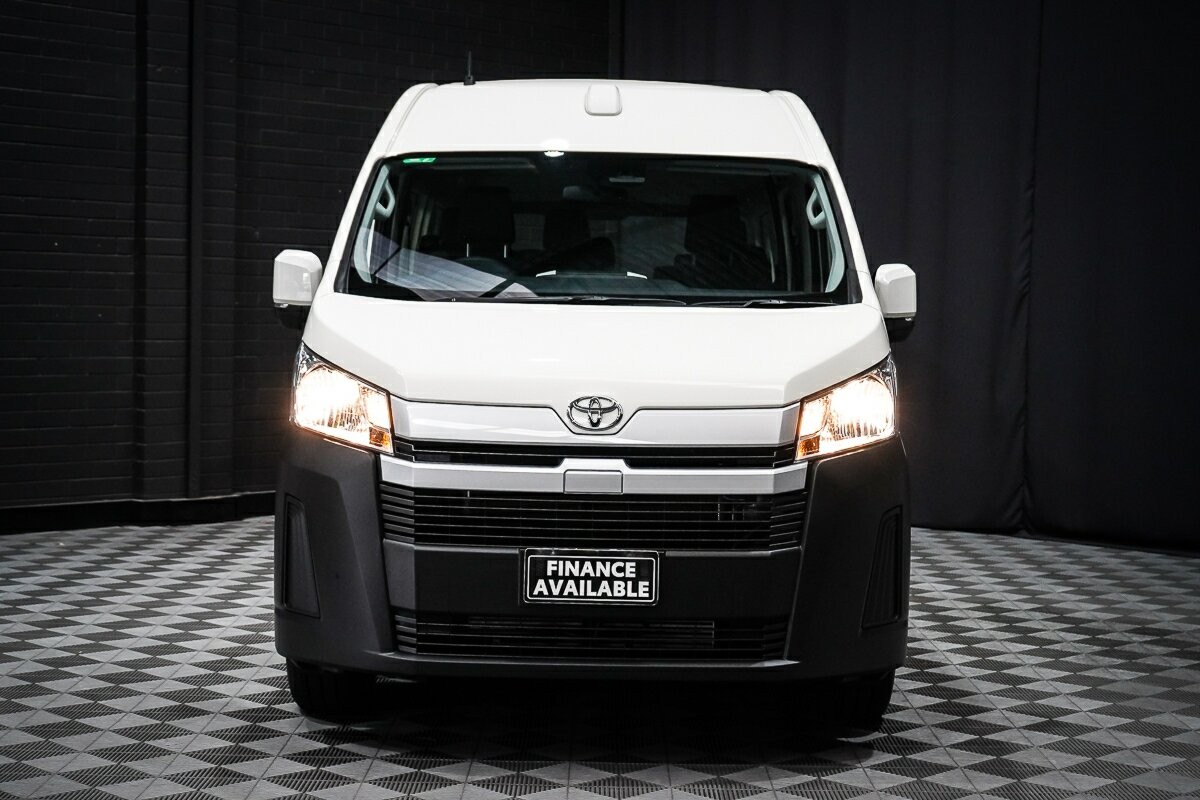 Toyota Hiace image 3