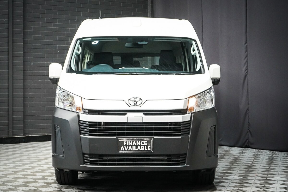 Toyota Hiace image 3