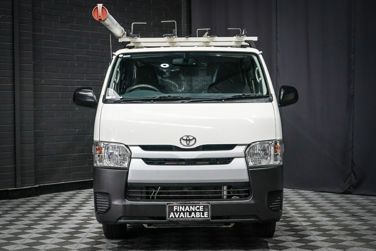 Toyota Hiace image 3