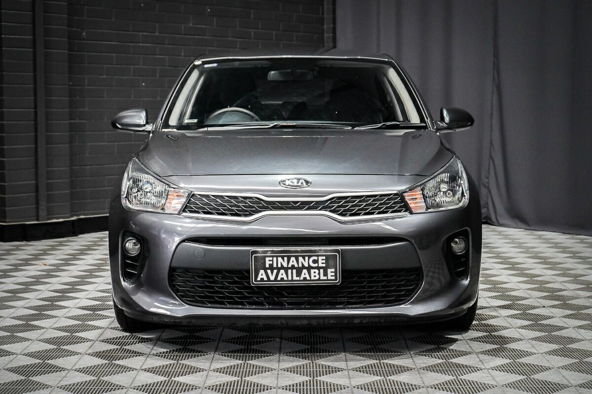 Kia Rio image 3