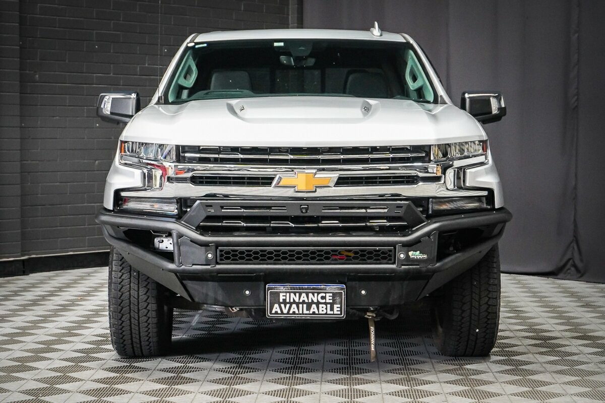 Chevrolet Silverado image 3