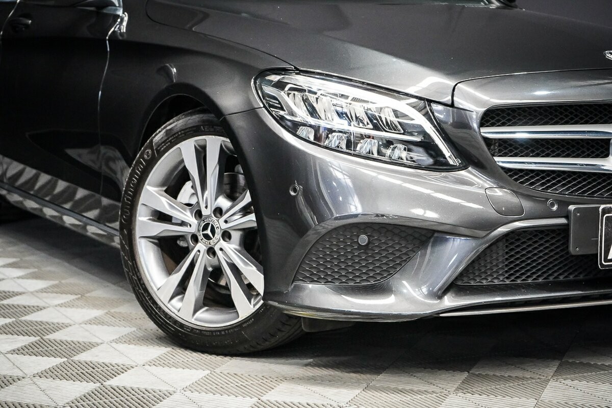 Mercedes Benz C-class image 2