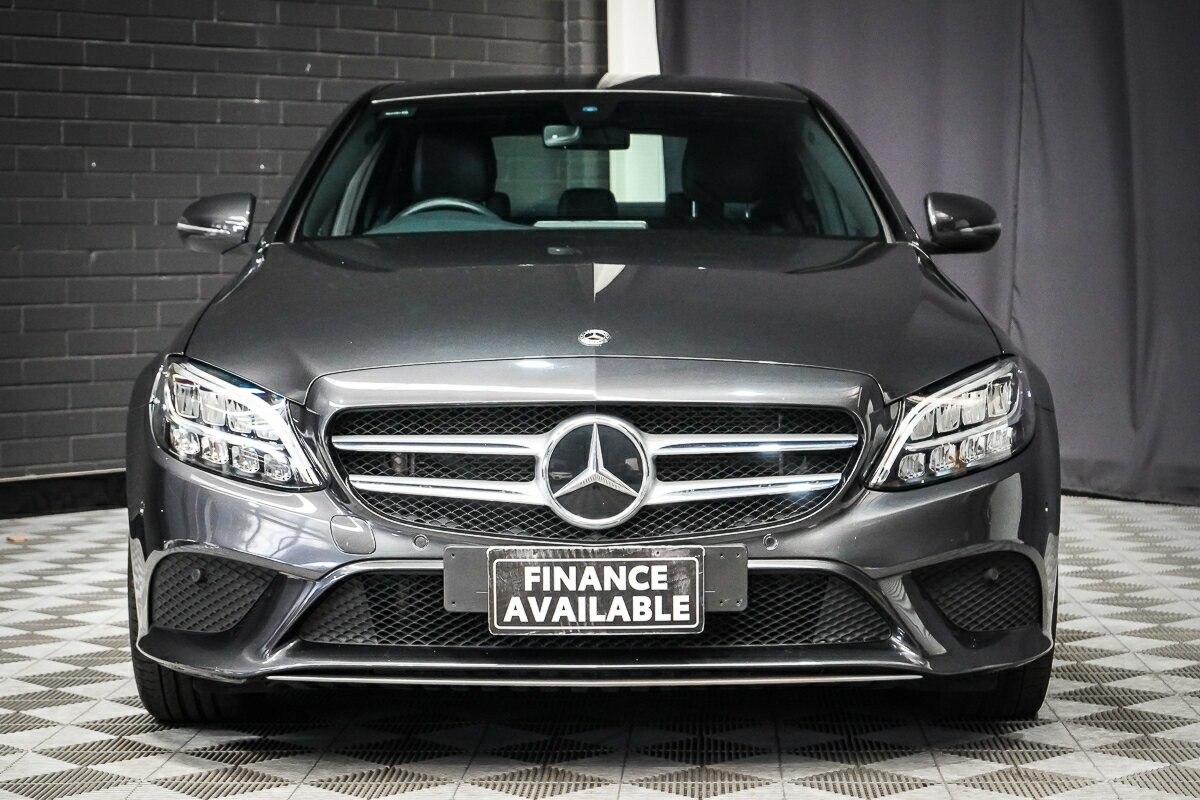 Mercedes Benz C-class image 3