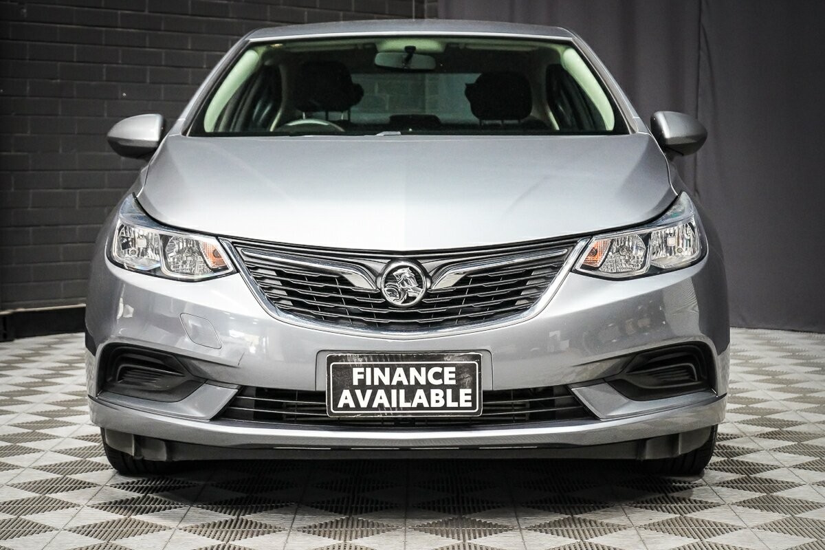 Holden Astra image 3