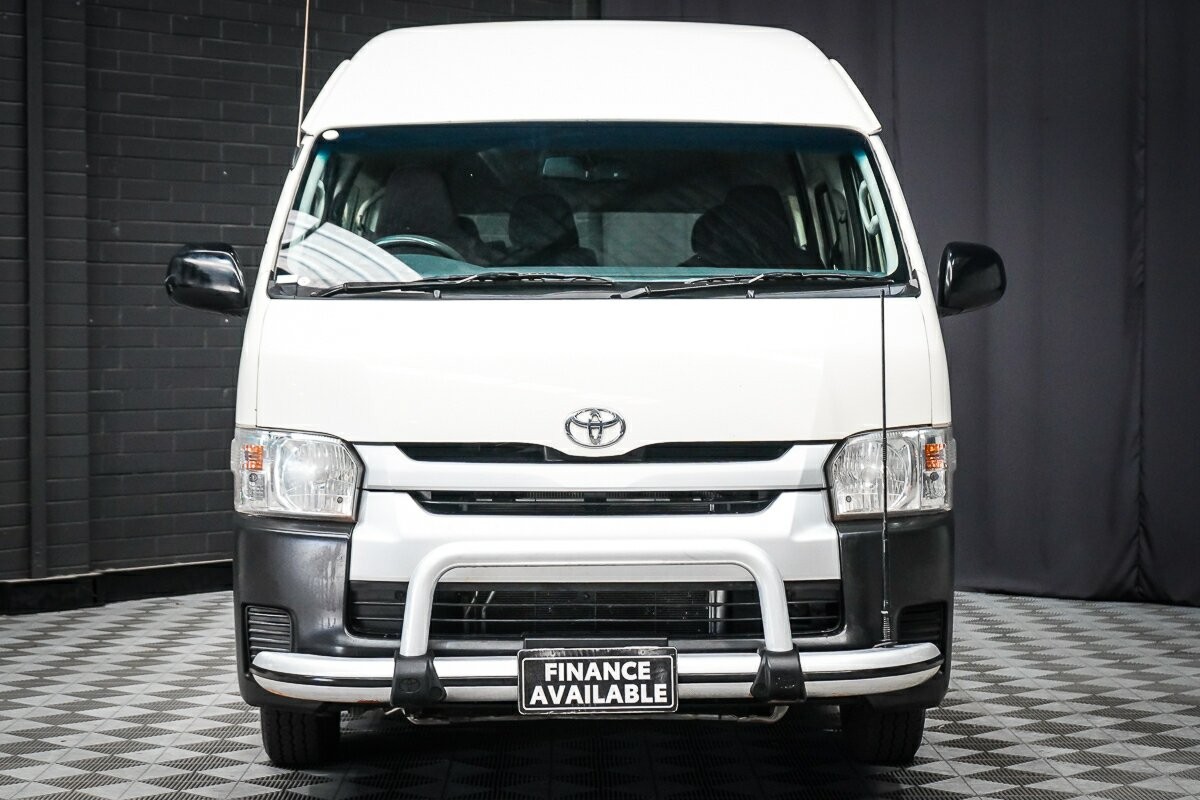 Toyota Hiace image 3