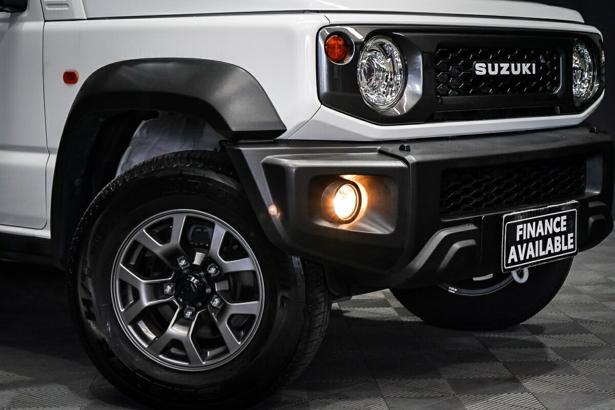 Suzuki Jimny image 2