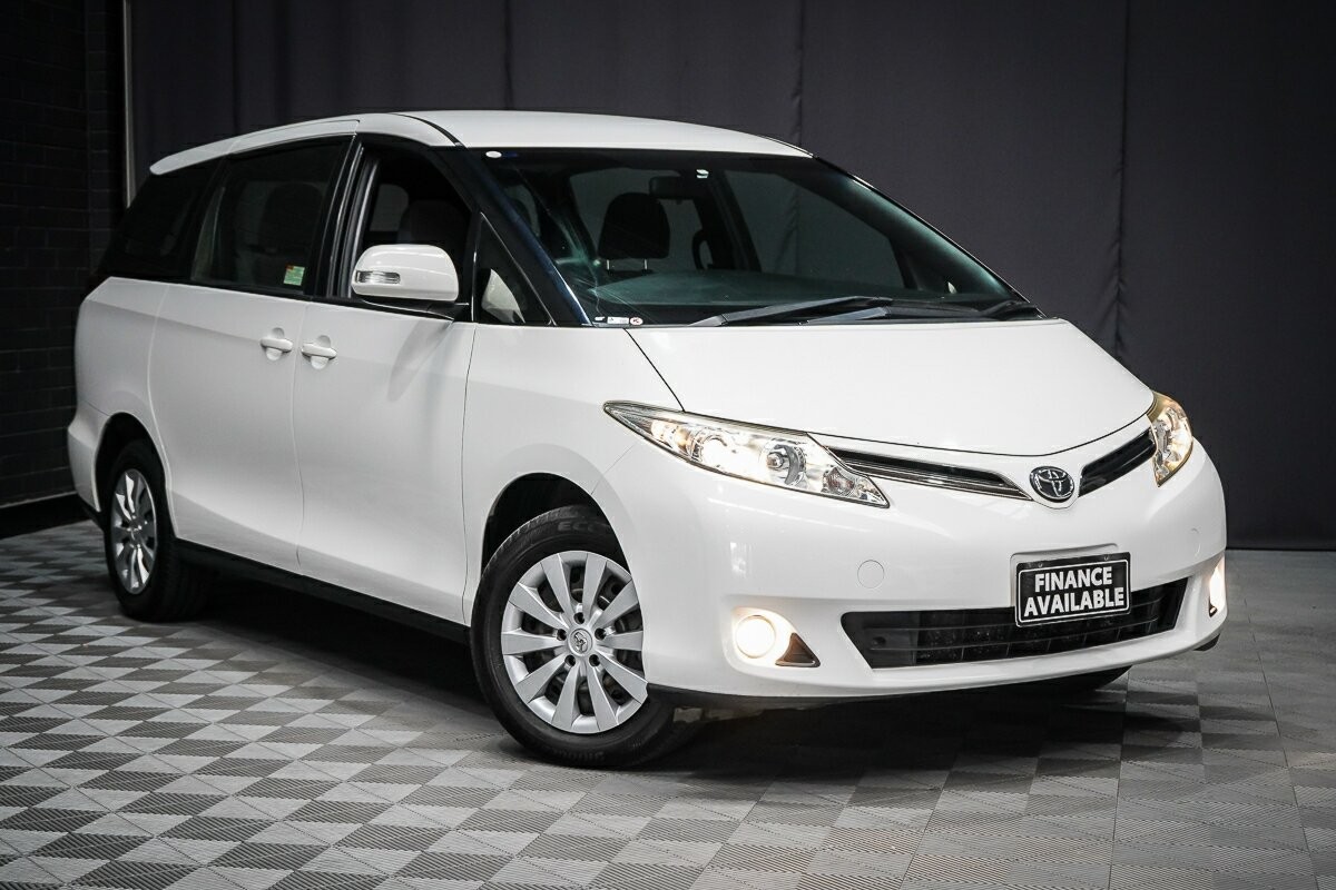 Toyota Tarago image 1