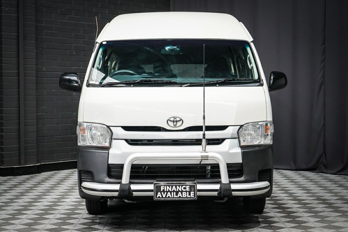 Toyota Hiace image 3