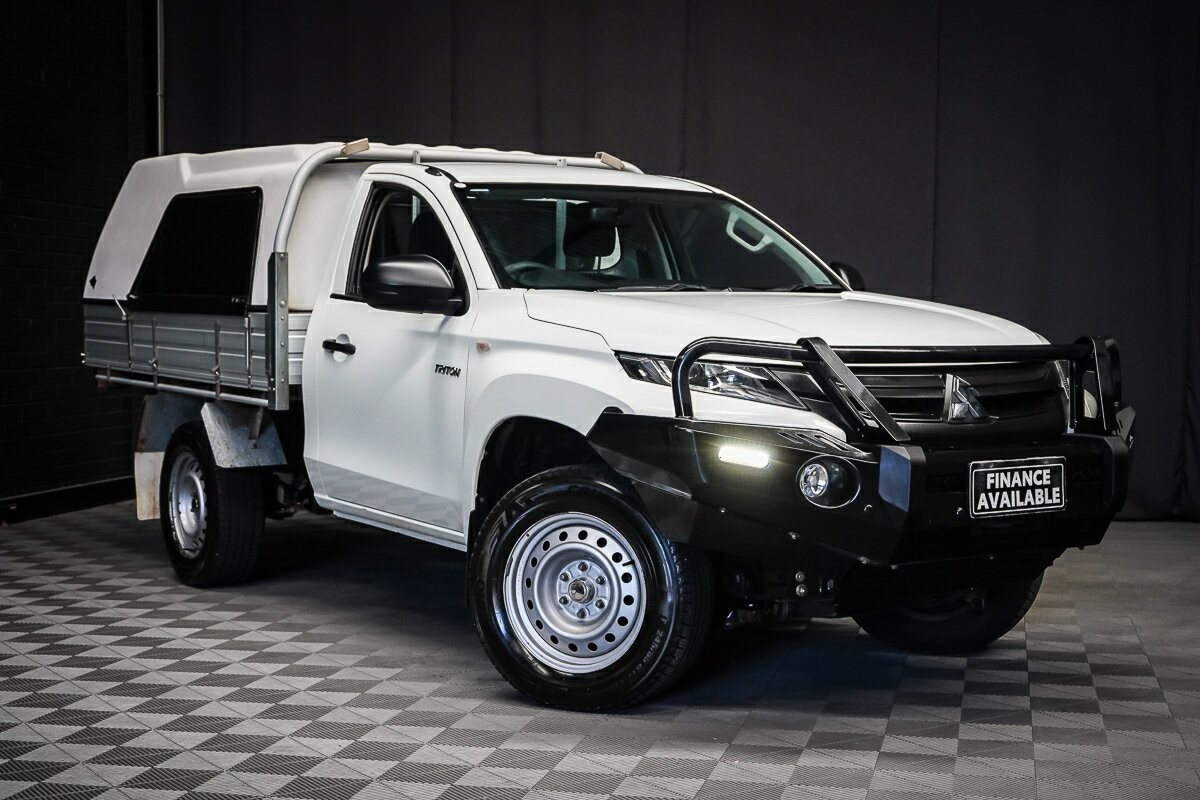 Mitsubishi Triton image 1