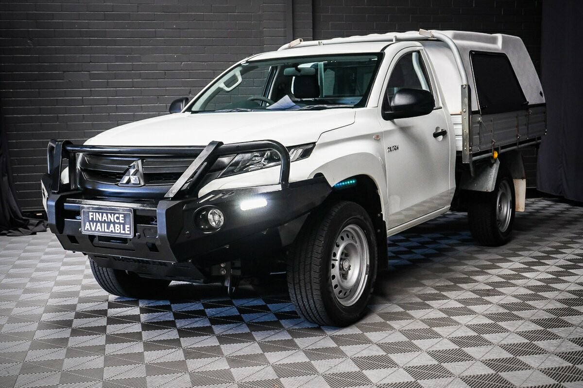 Mitsubishi Triton image 4