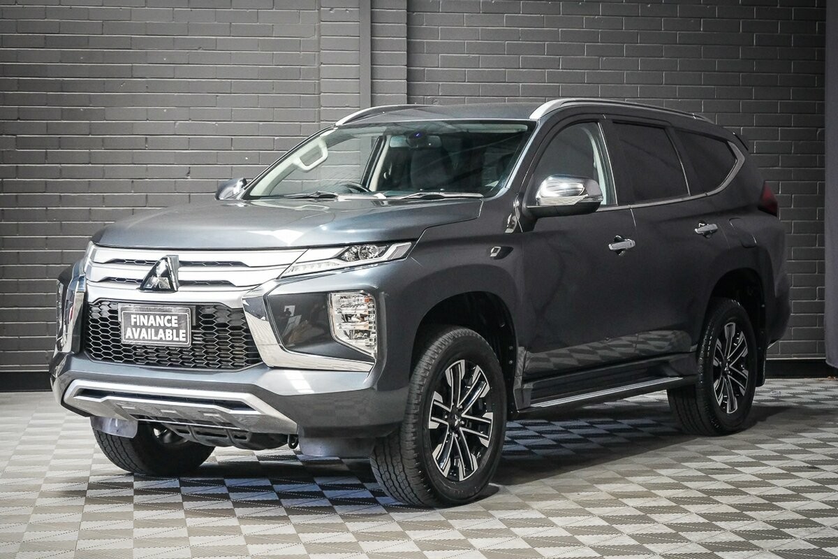 Mitsubishi Pajero Sport image 4