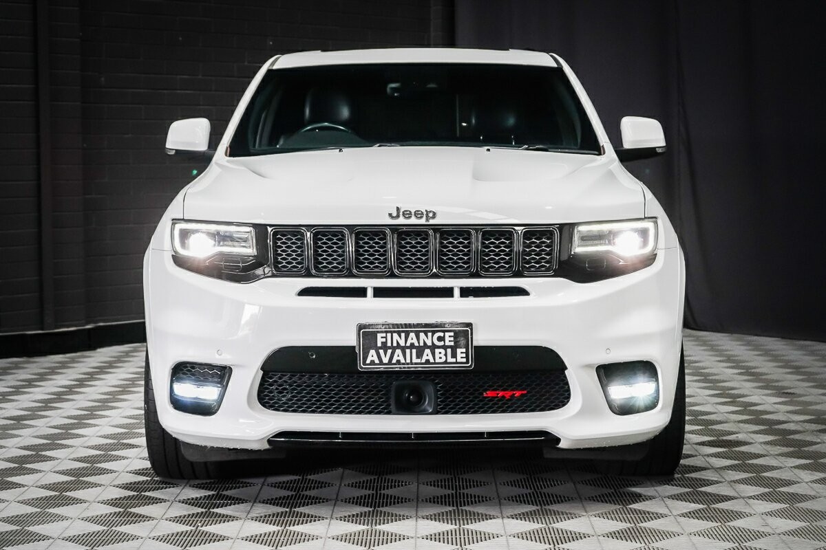 Jeep Grand Cherokee image 3