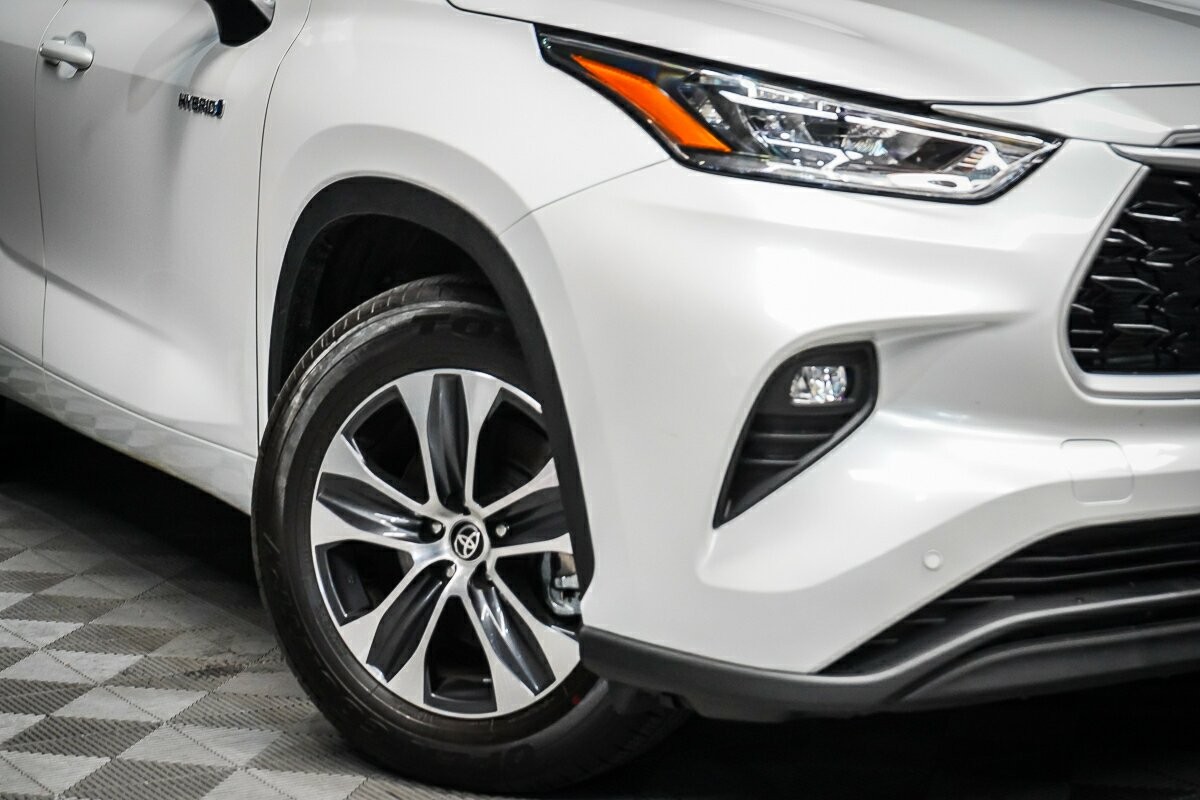 Toyota Kluger image 2