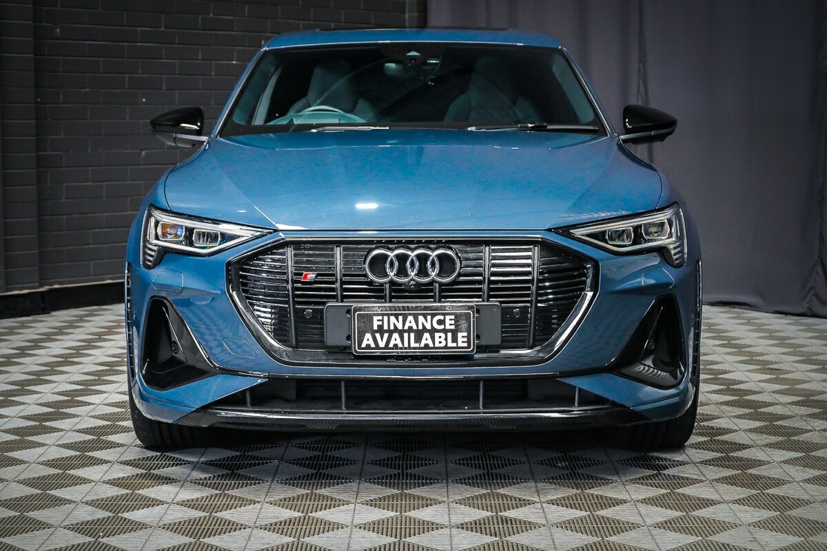 Audi E-tron image 3