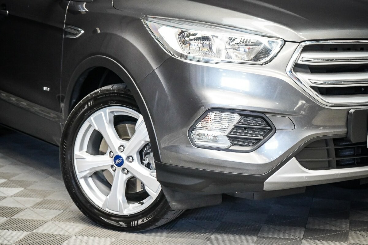 Ford Escape image 2