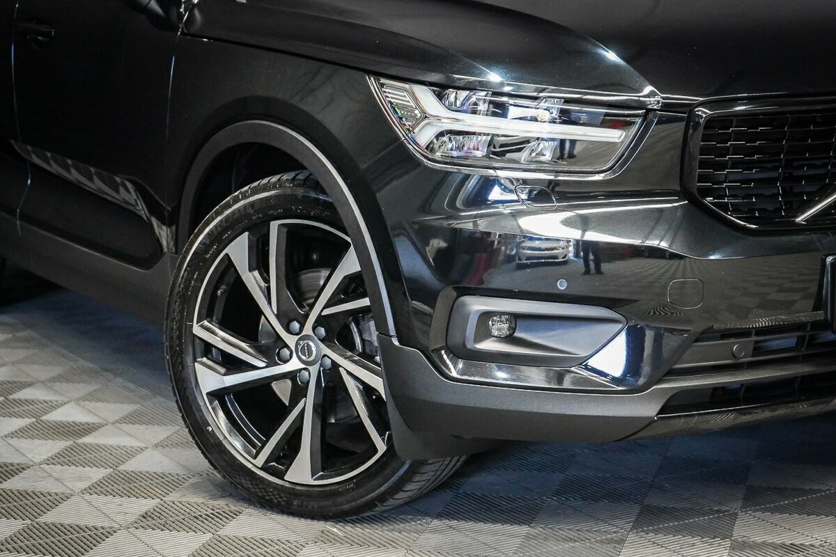 Volvo Xc40 image 2