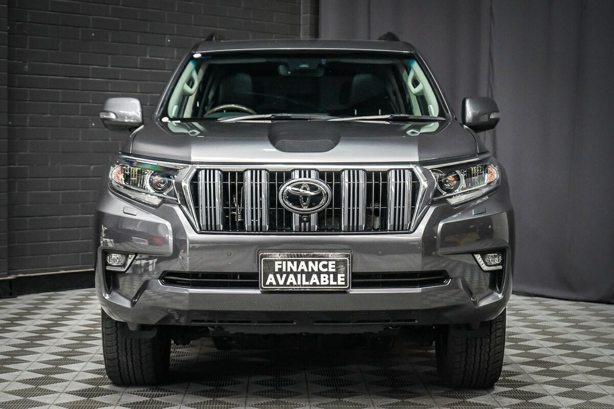 Toyota Landcruiser Prado image 3