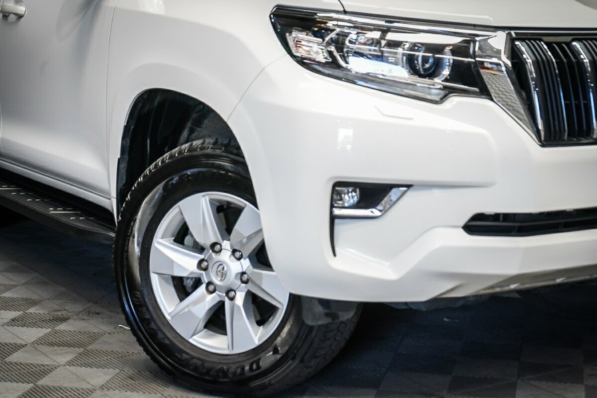 Toyota Landcruiser Prado image 2