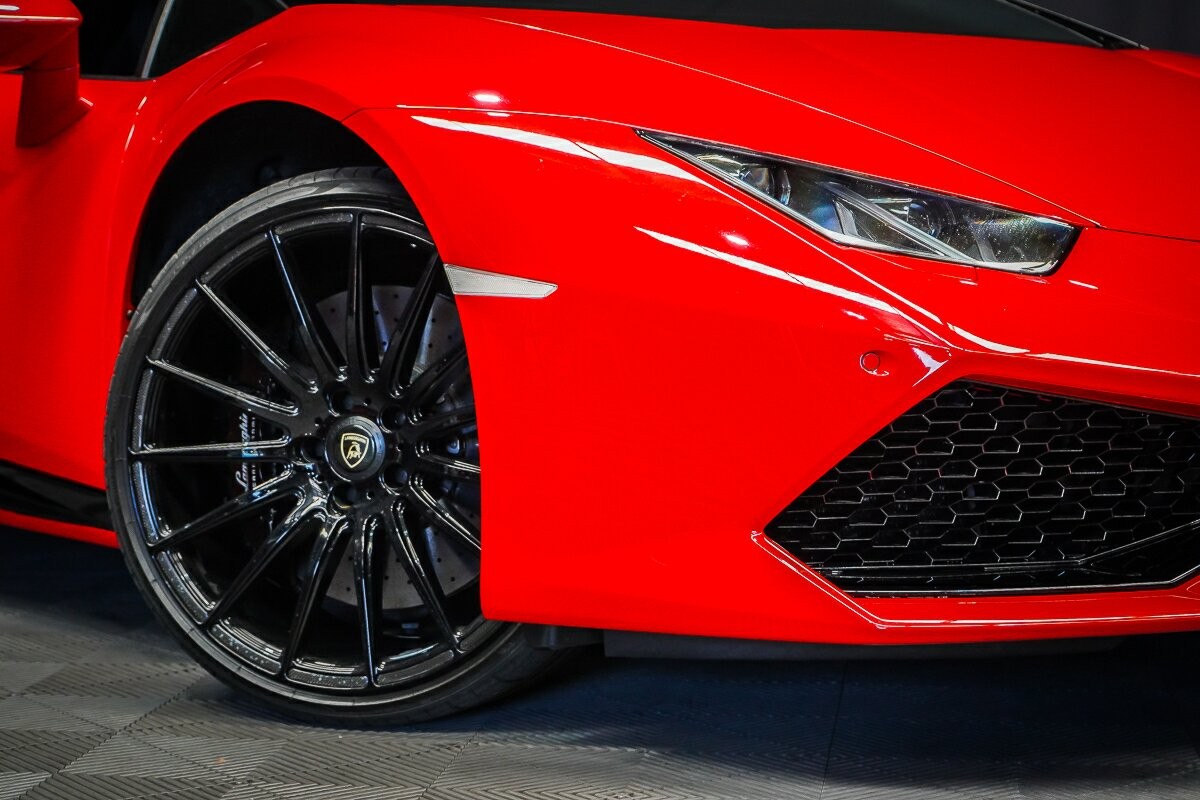 Lamborghini Huracan image 2