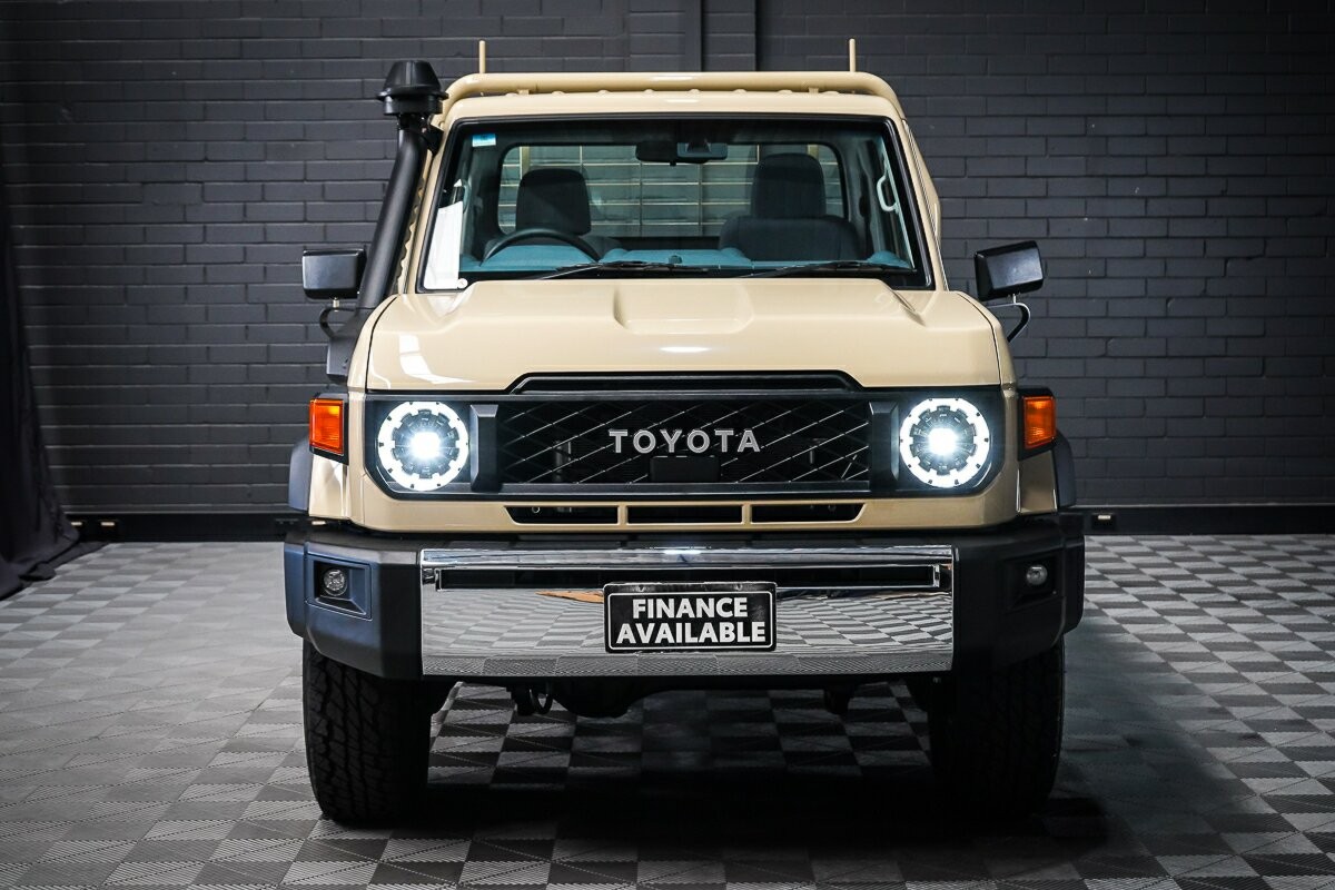 Toyota Landcruiser image 3