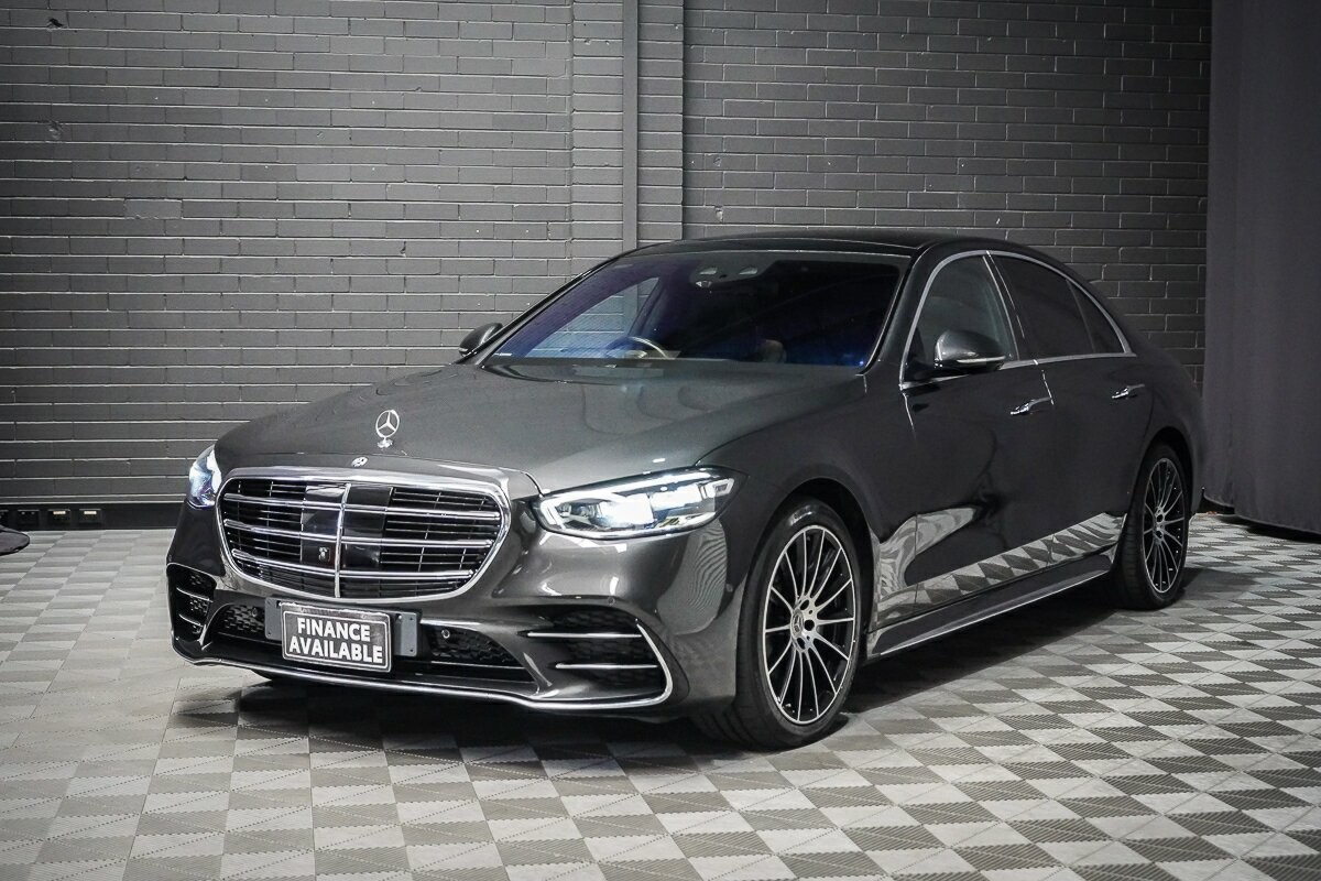 Mercedes Benz S-class image 4