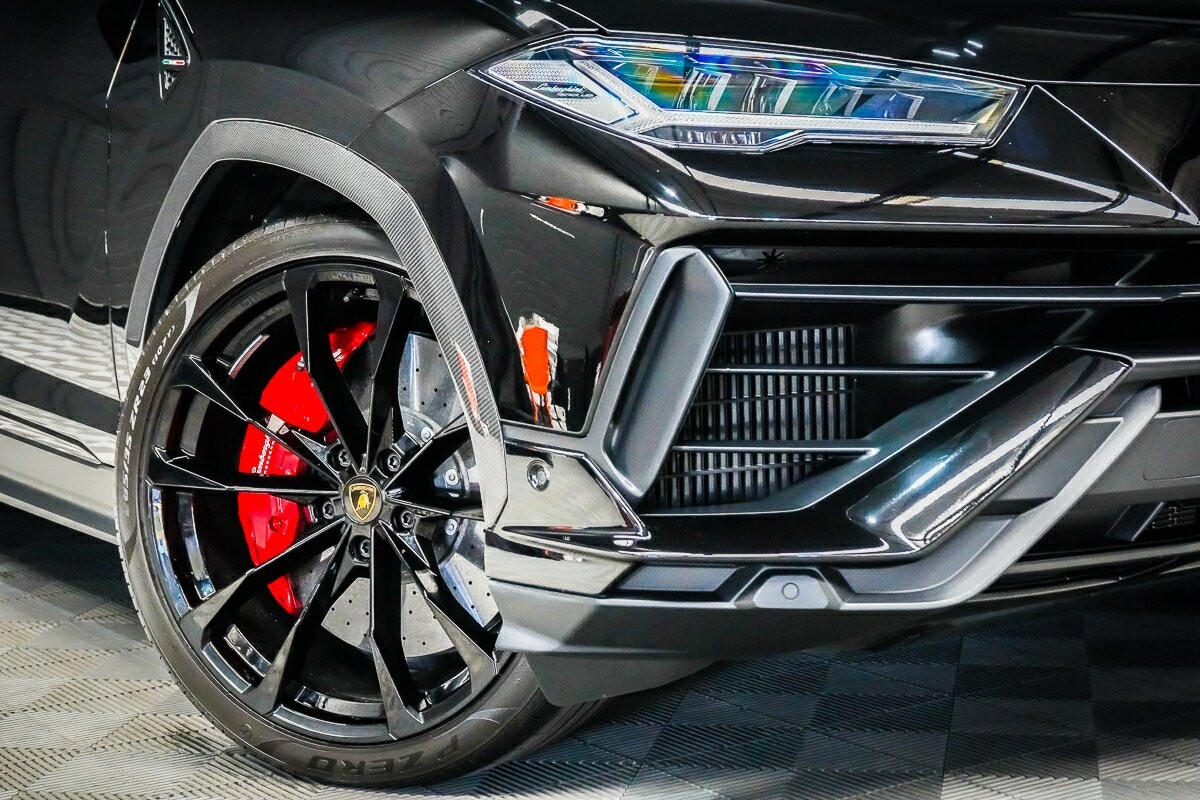 Lamborghini Urus image 2