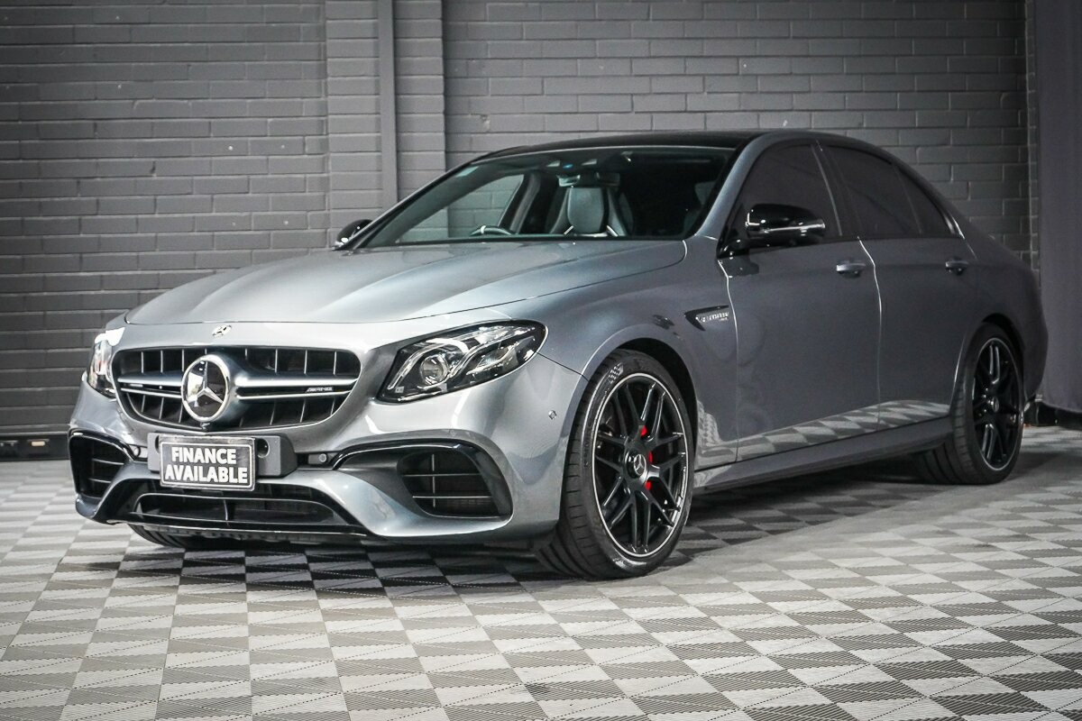 Mercedes Benz E-class image 4