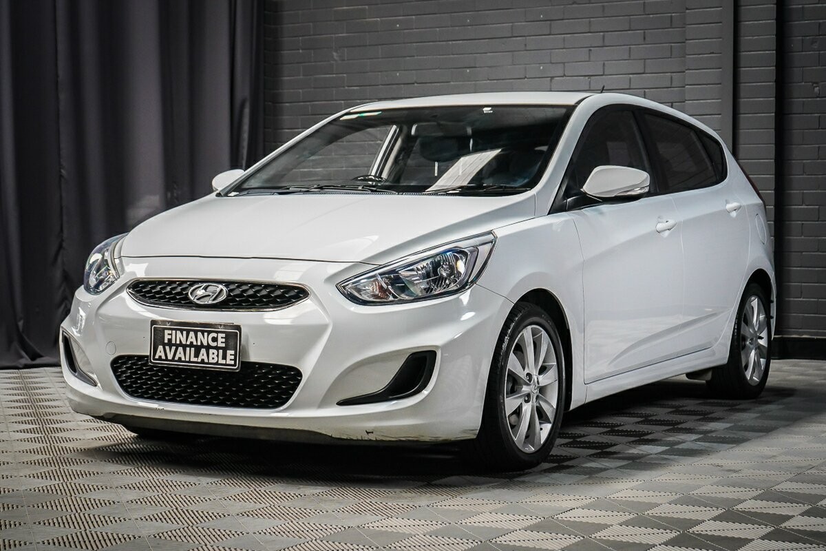 Hyundai Accent image 4