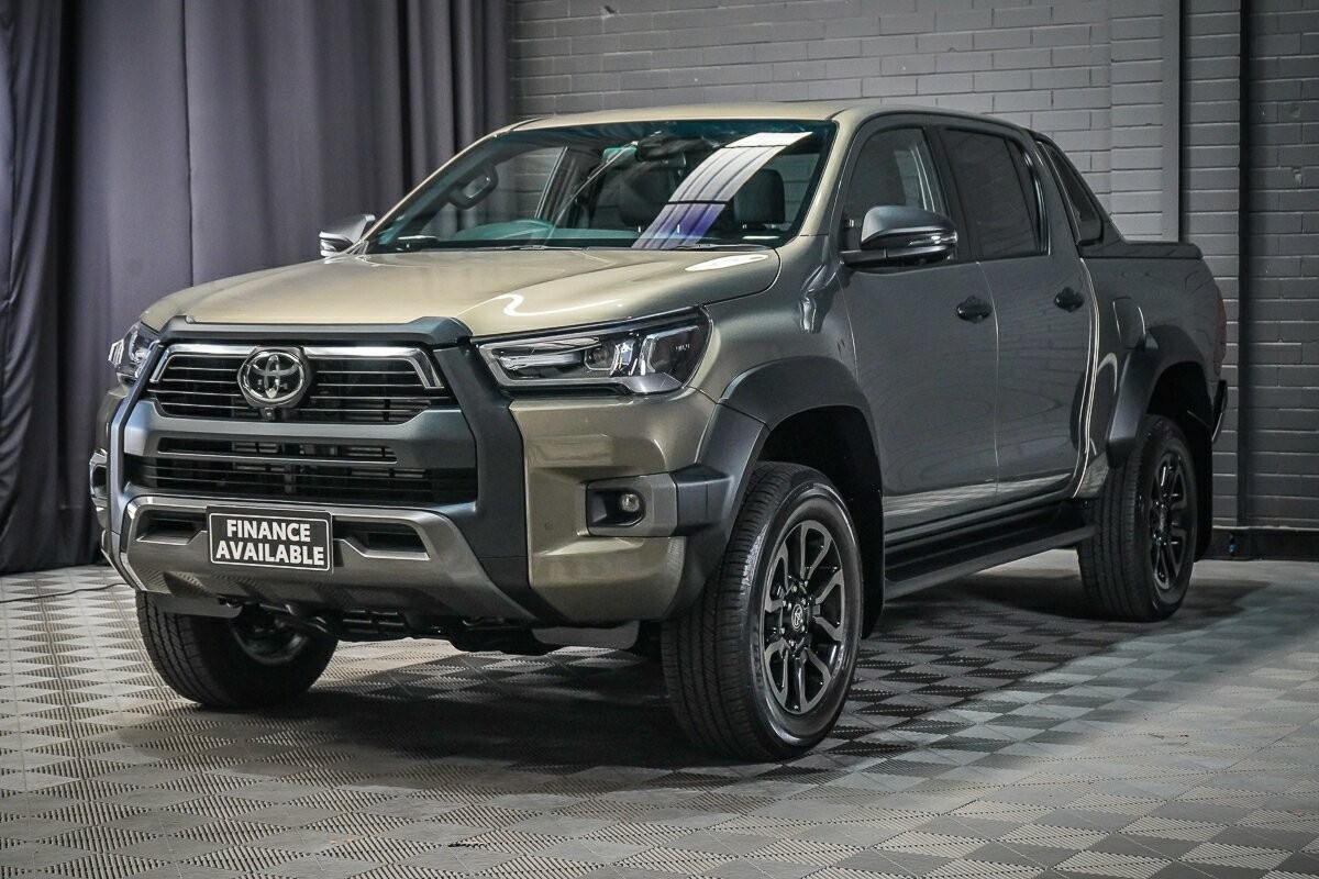 Toyota Hilux image 4