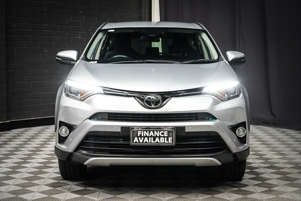 Toyota Rav4 image 3