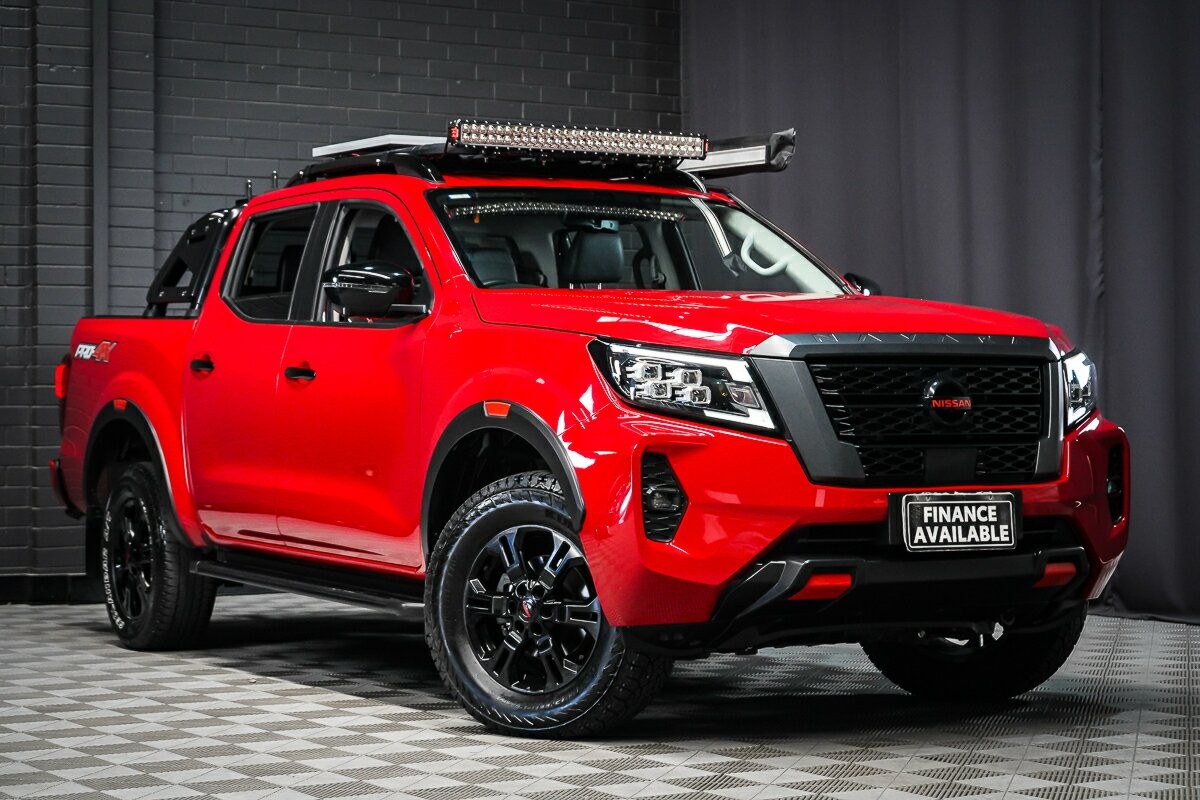 Nissan Navara image 1