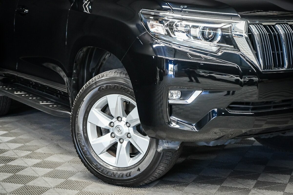 Toyota Landcruiser Prado image 2