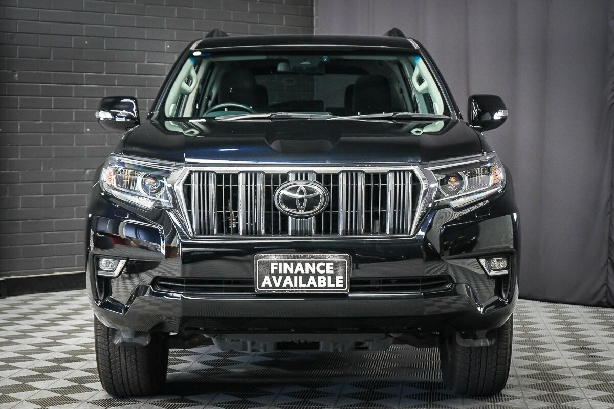 Toyota Landcruiser Prado image 3