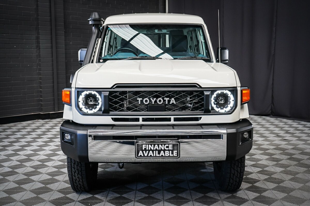 Toyota Landcruiser image 3