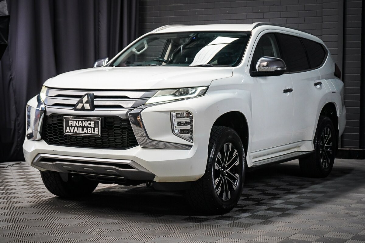 Mitsubishi Pajero Sport image 4