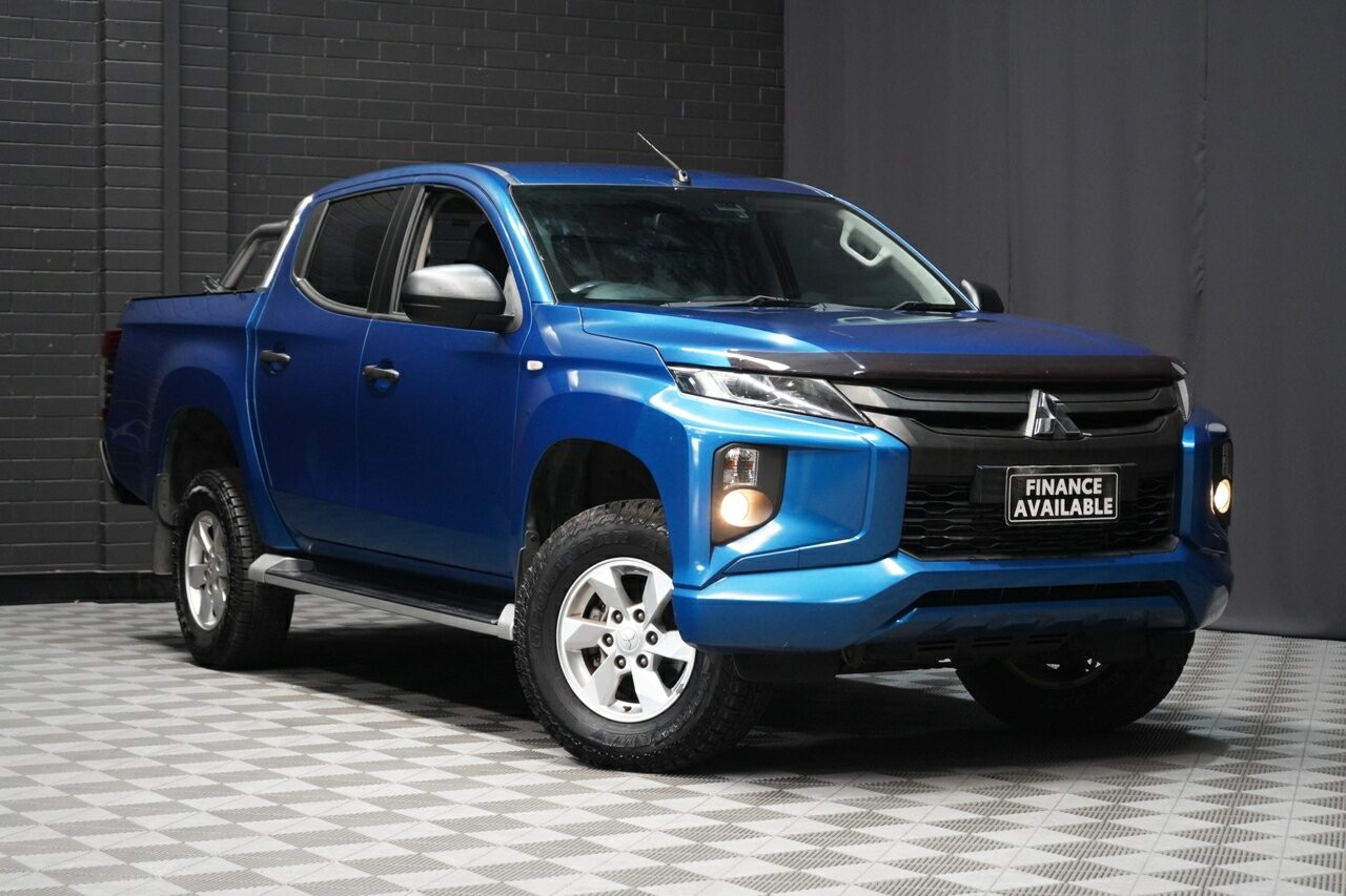 Mitsubishi Triton image 1