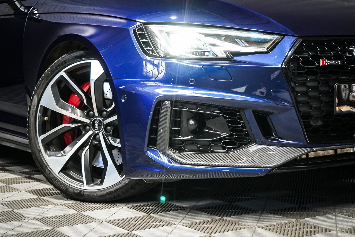 Audi Rs4 image 2