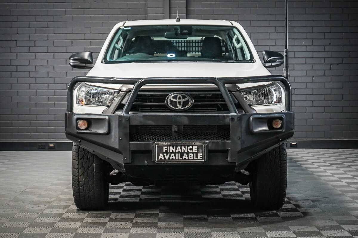 Toyota Hilux image 3