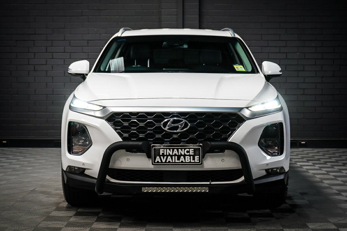 Hyundai Santa Fe image 3