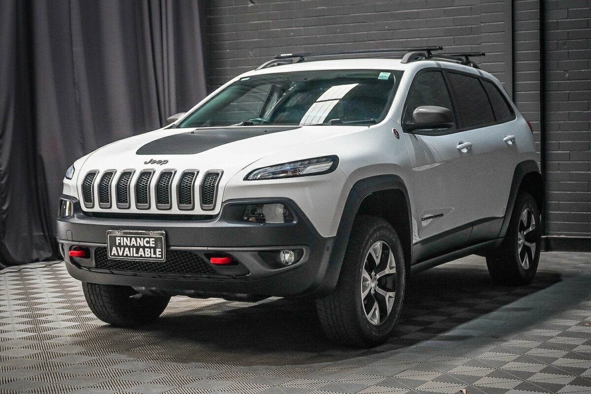 Jeep Cherokee image 4