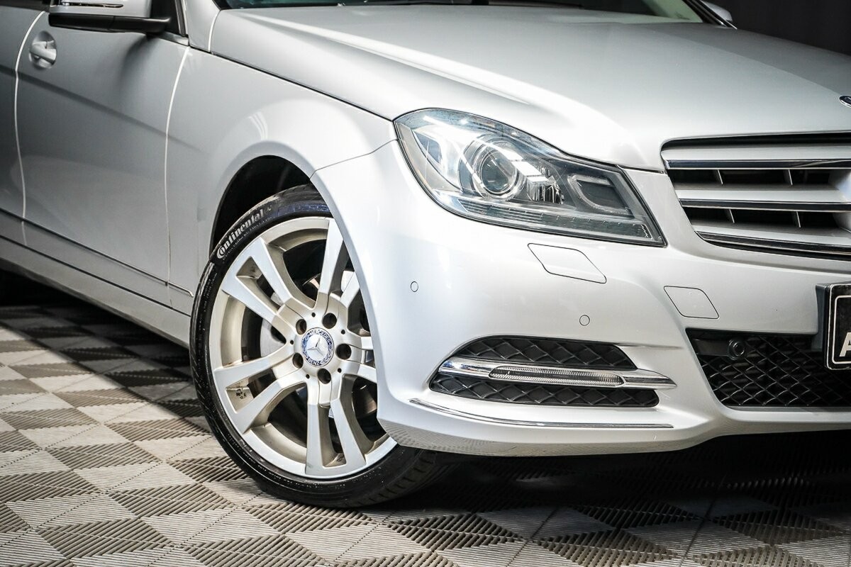 Mercedes Benz C-class image 2