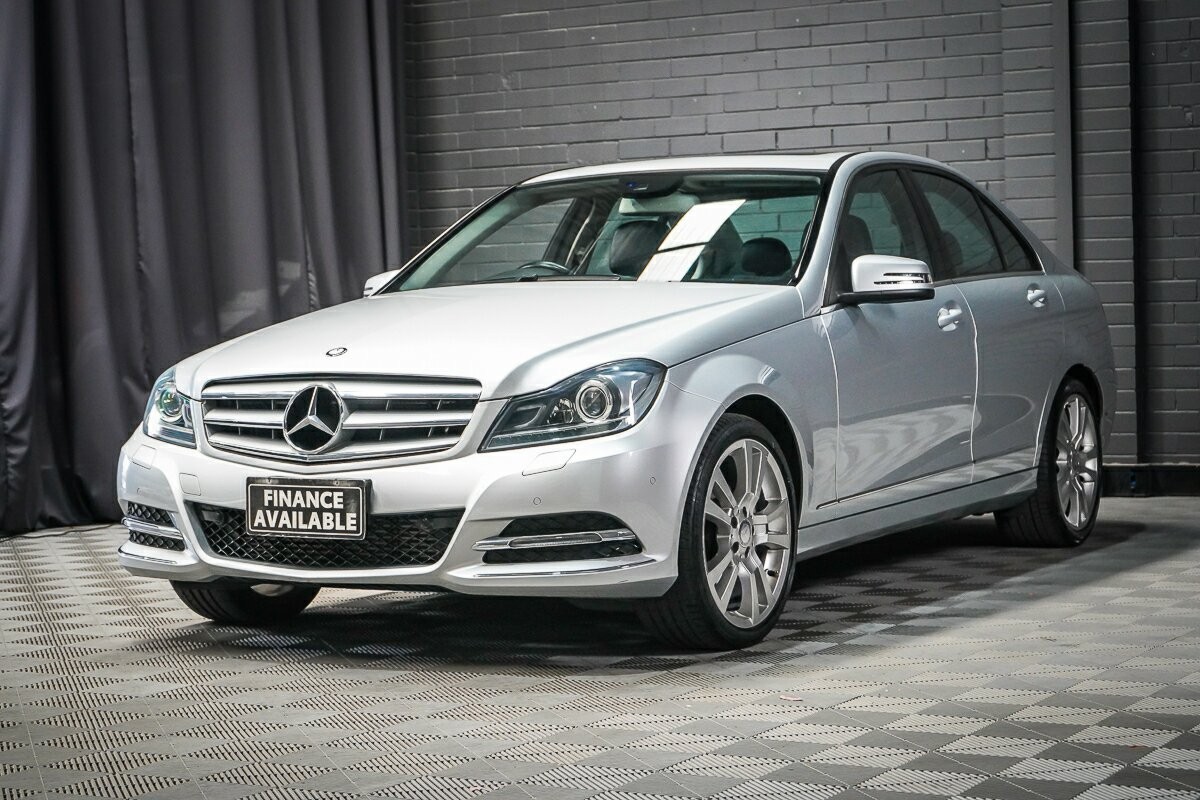 Mercedes Benz C-class image 4